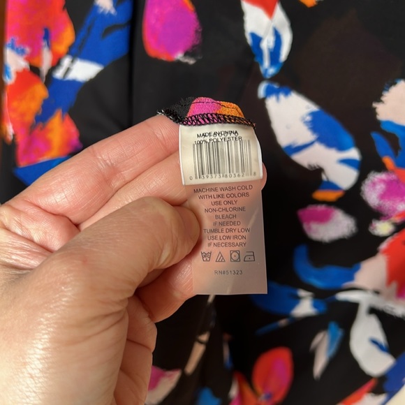 Vince Camuto Cold Shoulder Top - Picture 7 of 7